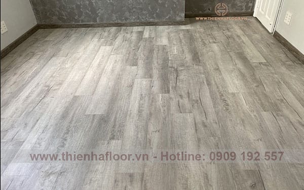 Thi công sàn nhựa USplus tại Quận 7