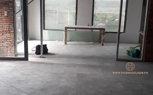 Thi công sàn nhựa hèm khóa SPC Solid tile