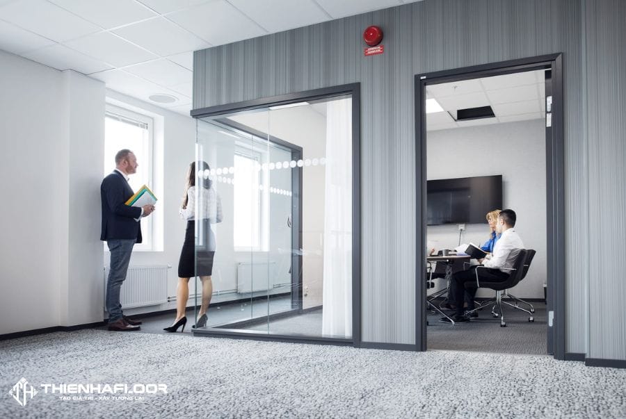 Thick carpets have good sound insulation, suitable for quiet meeting rooms
