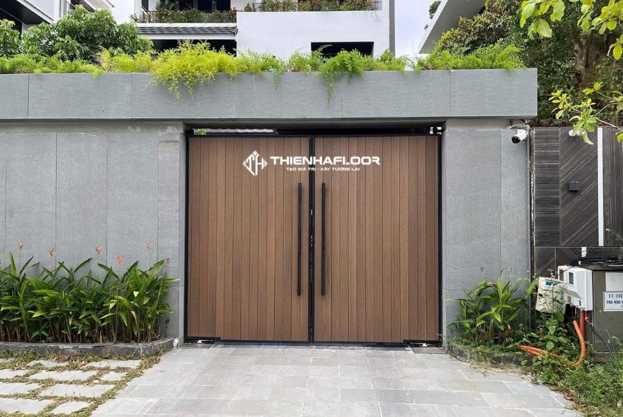 Cổng Bằng Gỗ Nhựa Ngoài Trời