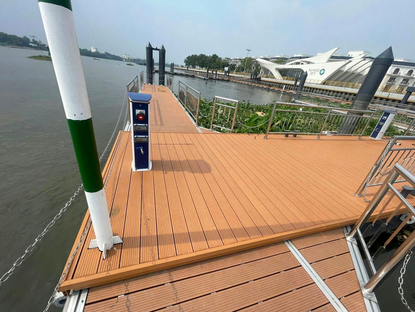 Grand Wood Outdoor Wood Plastic