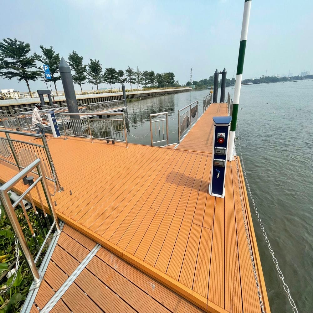 Grand Wood Outdoor Wood Plastic