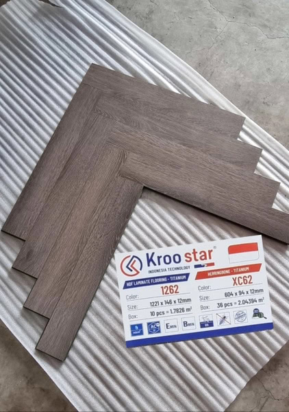 Sàn Gỗ Xương Cá KrooStar XC62