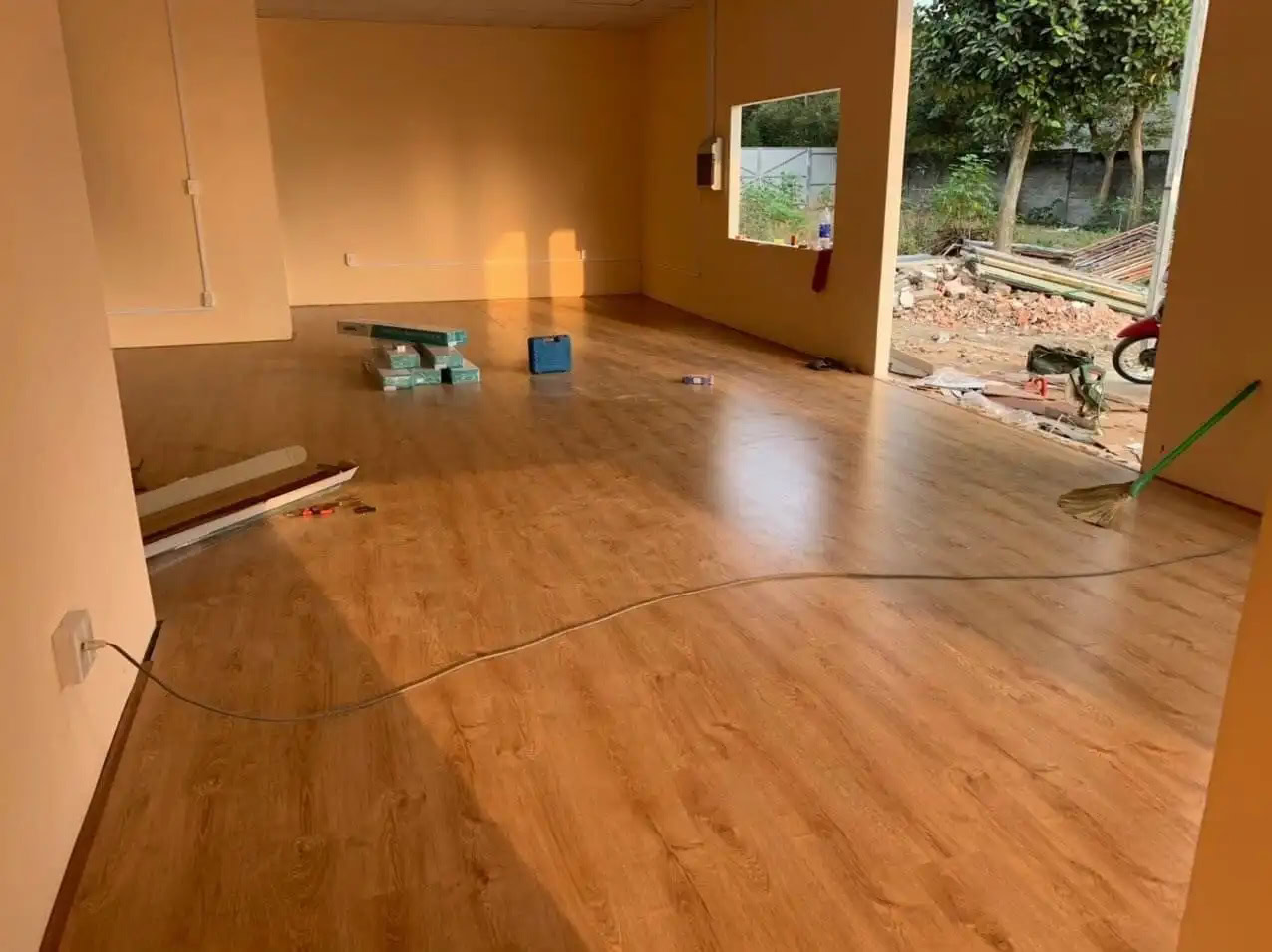 ShopHouse SH118 Laminate Flooring