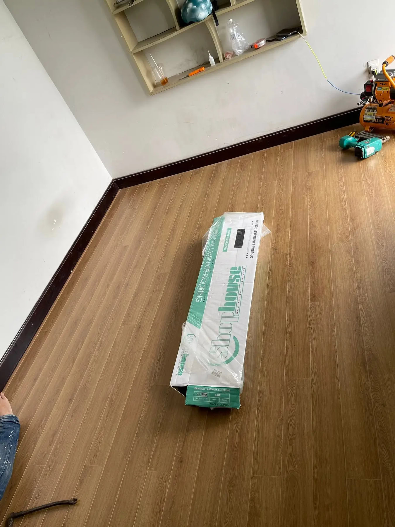 ShopHouse SH300-18 Laminate Flooring