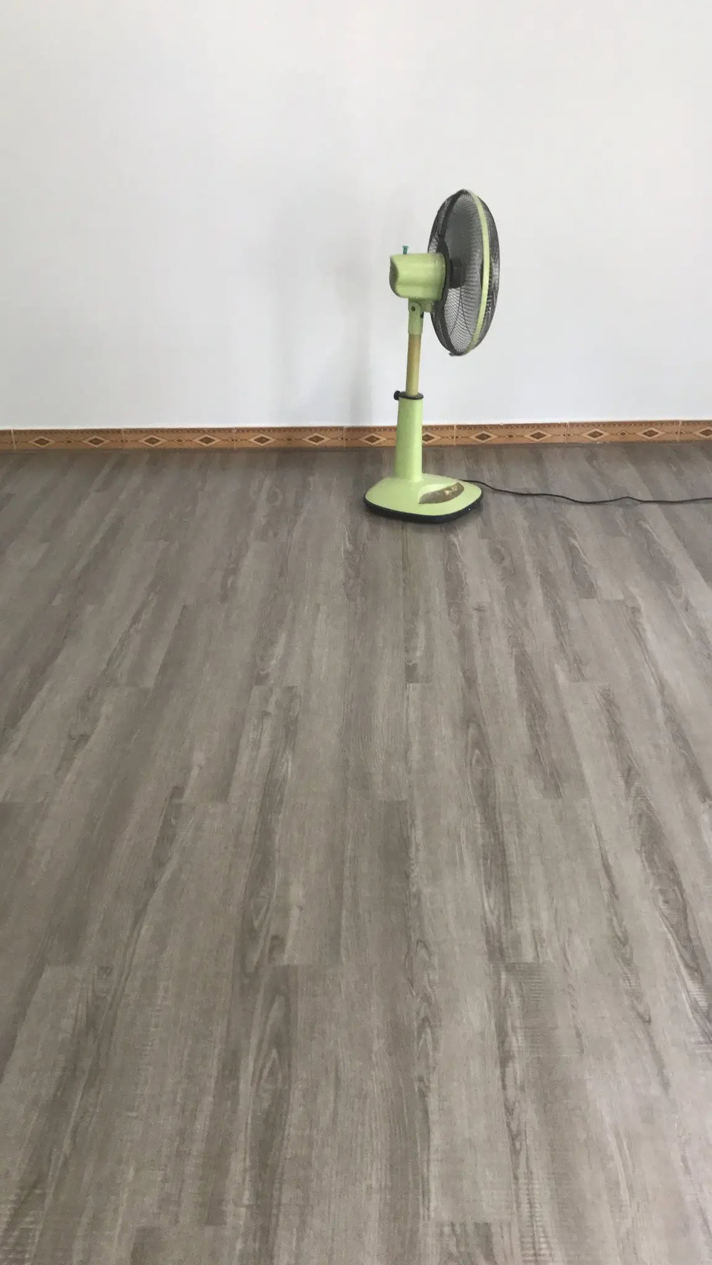 ShopHouse SH300-68 Laminate Flooring