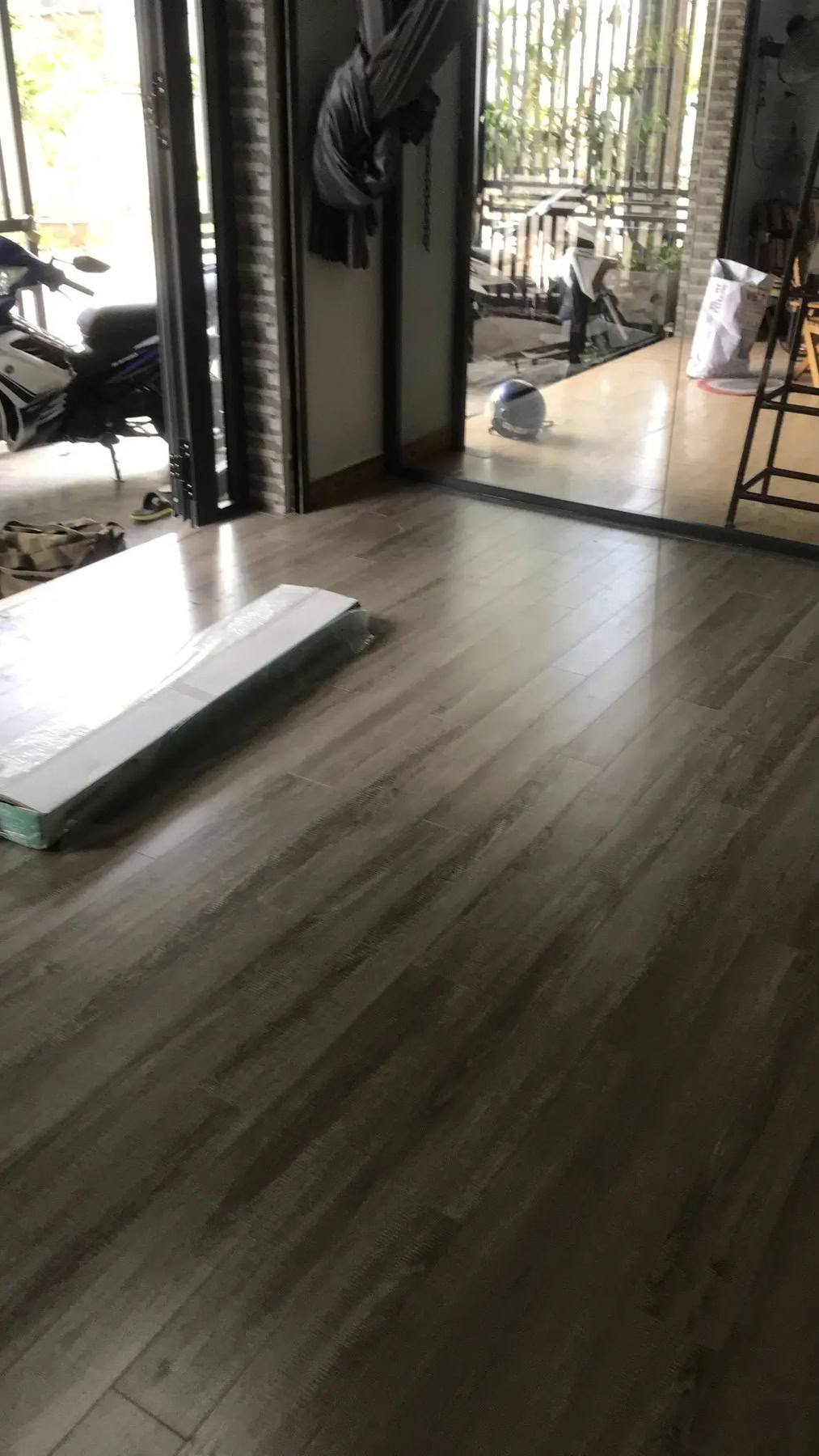 ShopHouse SH300-68 Laminate Flooring