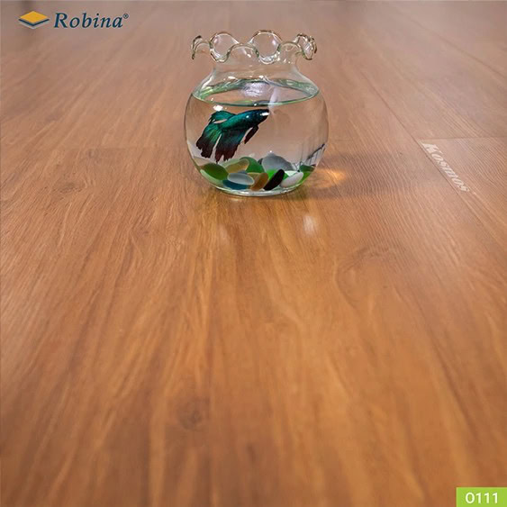 Sàn gỗ Robina 8mm bản lớn O111