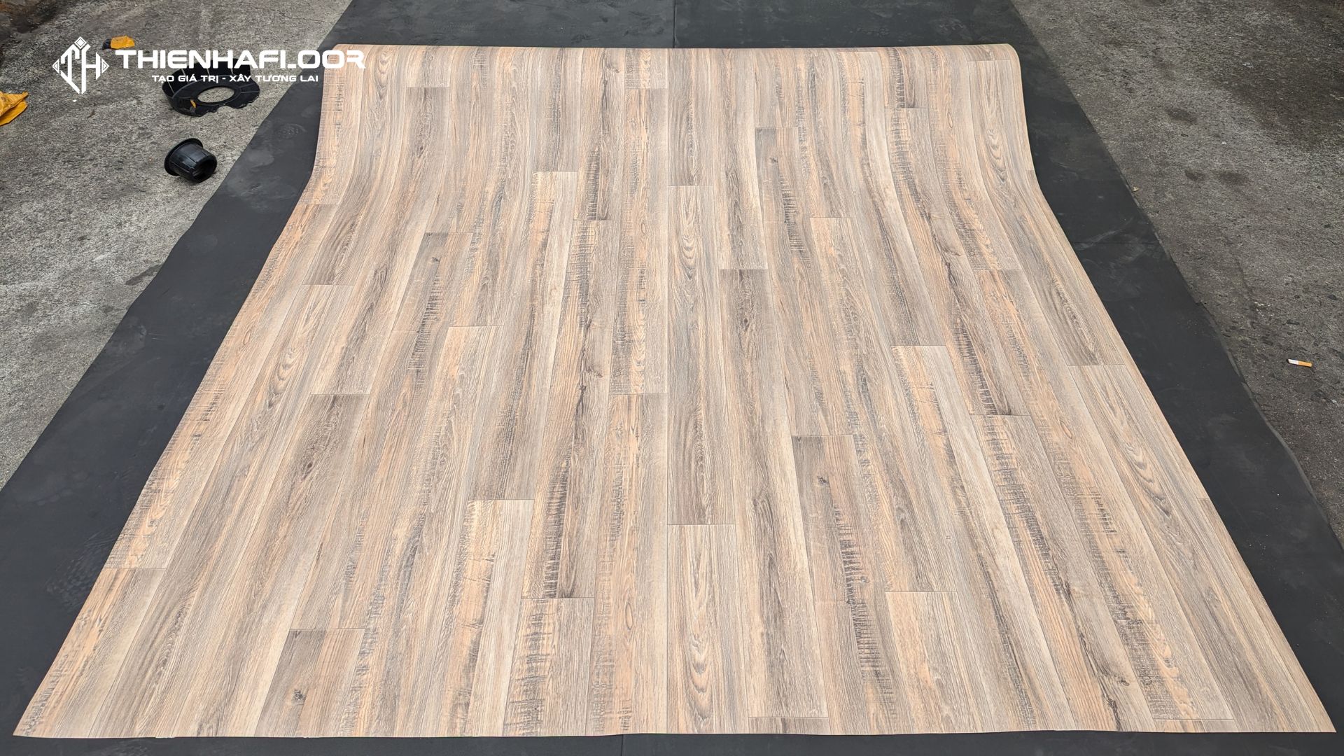 Walnut Wood Grain Roll Vinyl Flooring
