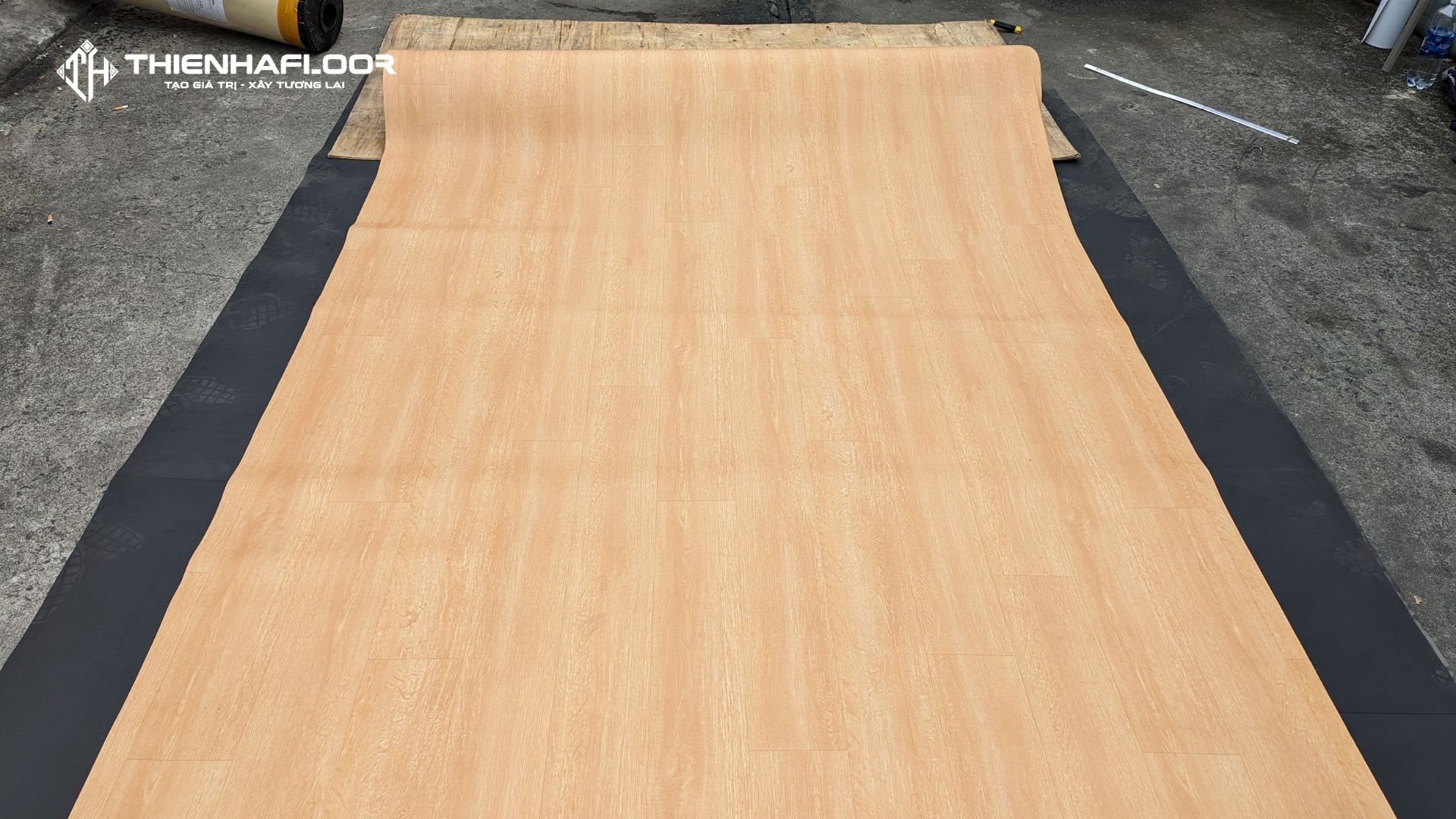 Oak Wood Grain Roll Vinyl Flooring