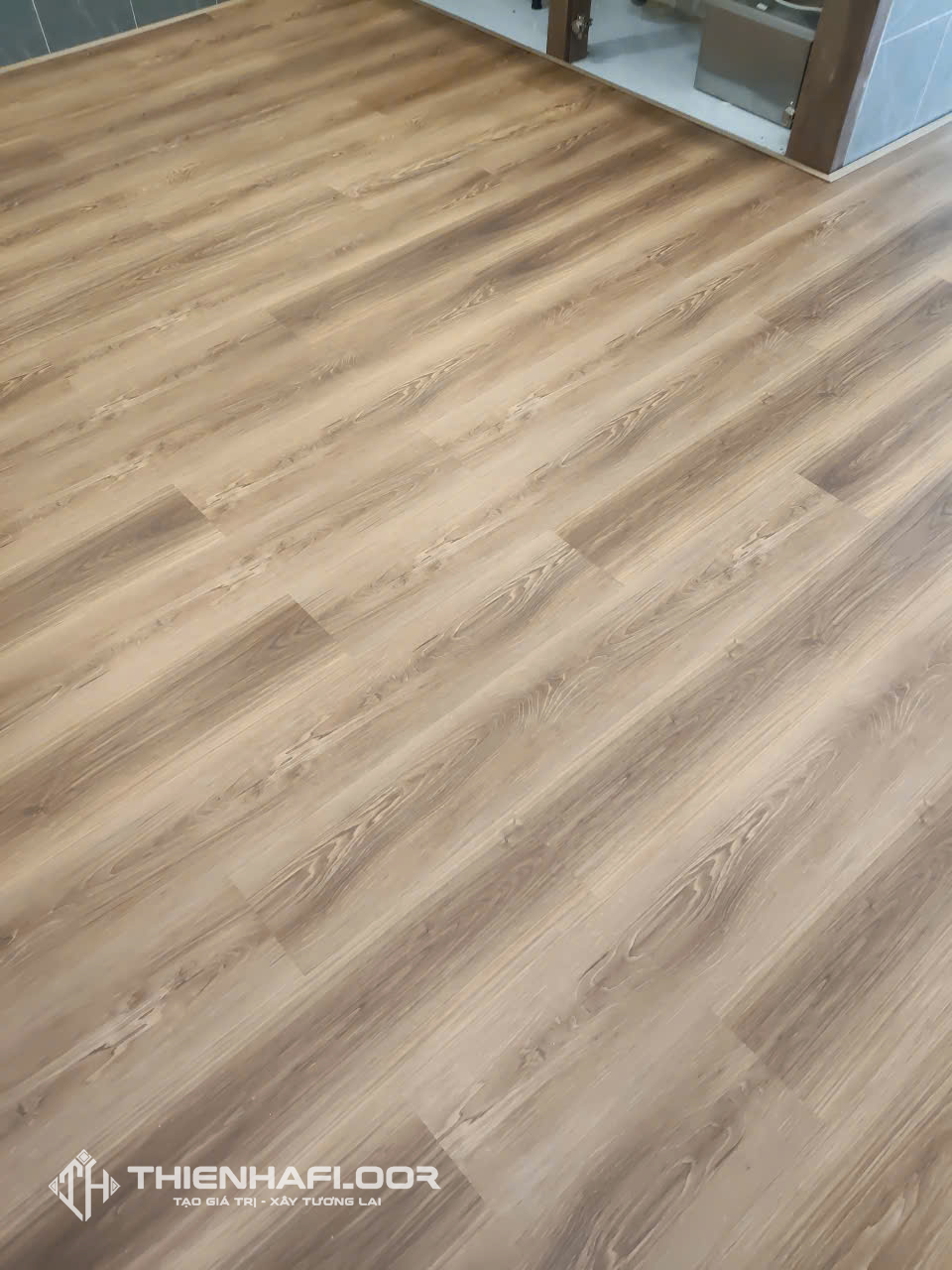 Sàn nhựa giả gỗ Matfloor Z713 cho chung cư Q.3
