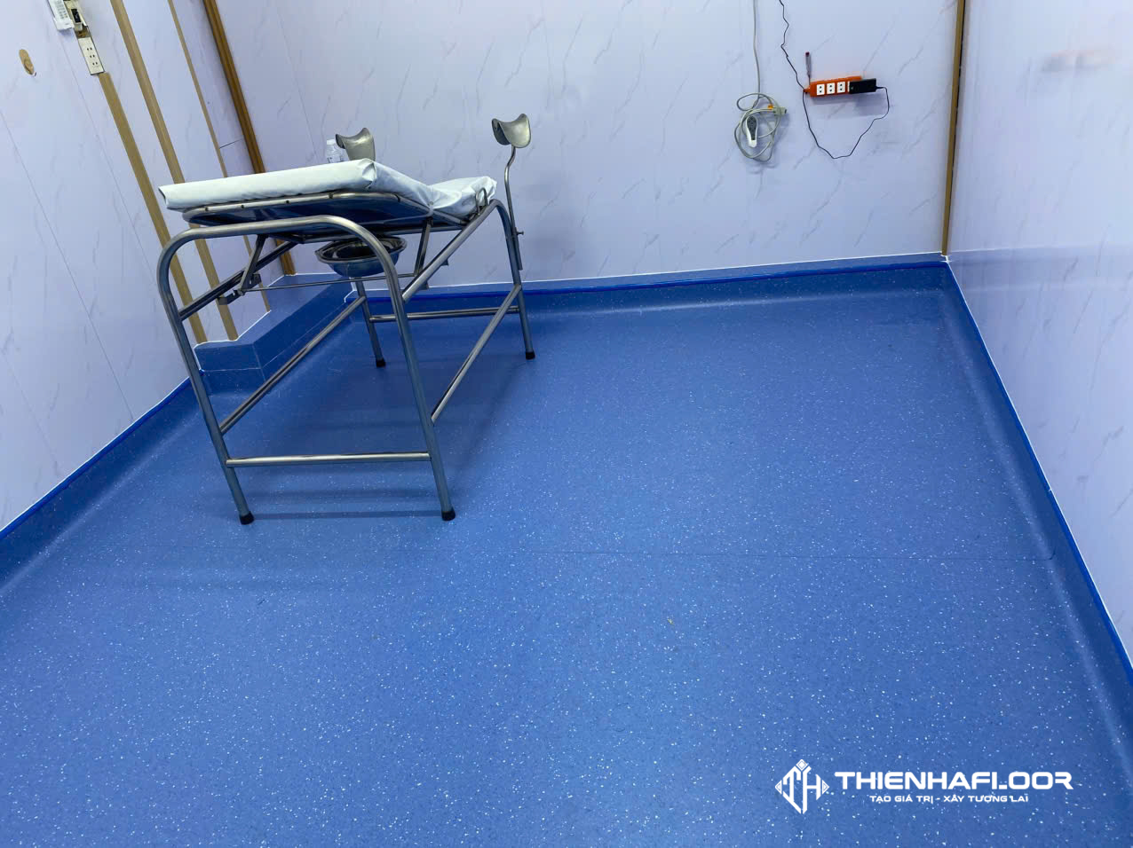 Sàn vinyl kháng khuẩn Flanka PL 665 cho Nha Khoa Tâm Phúc Sàn vinyl kháng khuẩn Flanka PL 665 cho Nha Khoa Tâm Phúc, Q.12, TP.HCM