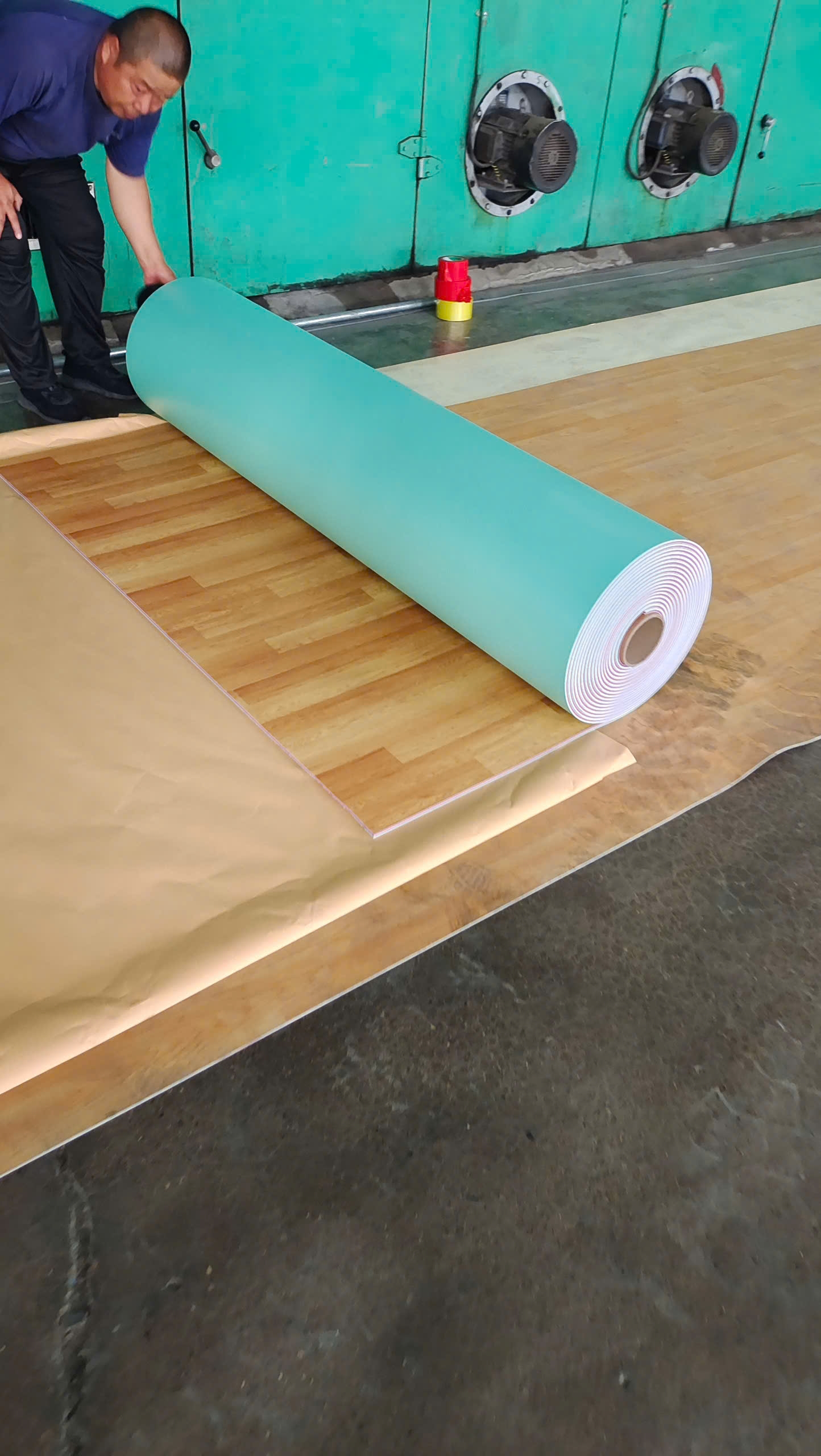 IBTFLOR 9902 Sports Vinyl Roll Flooring