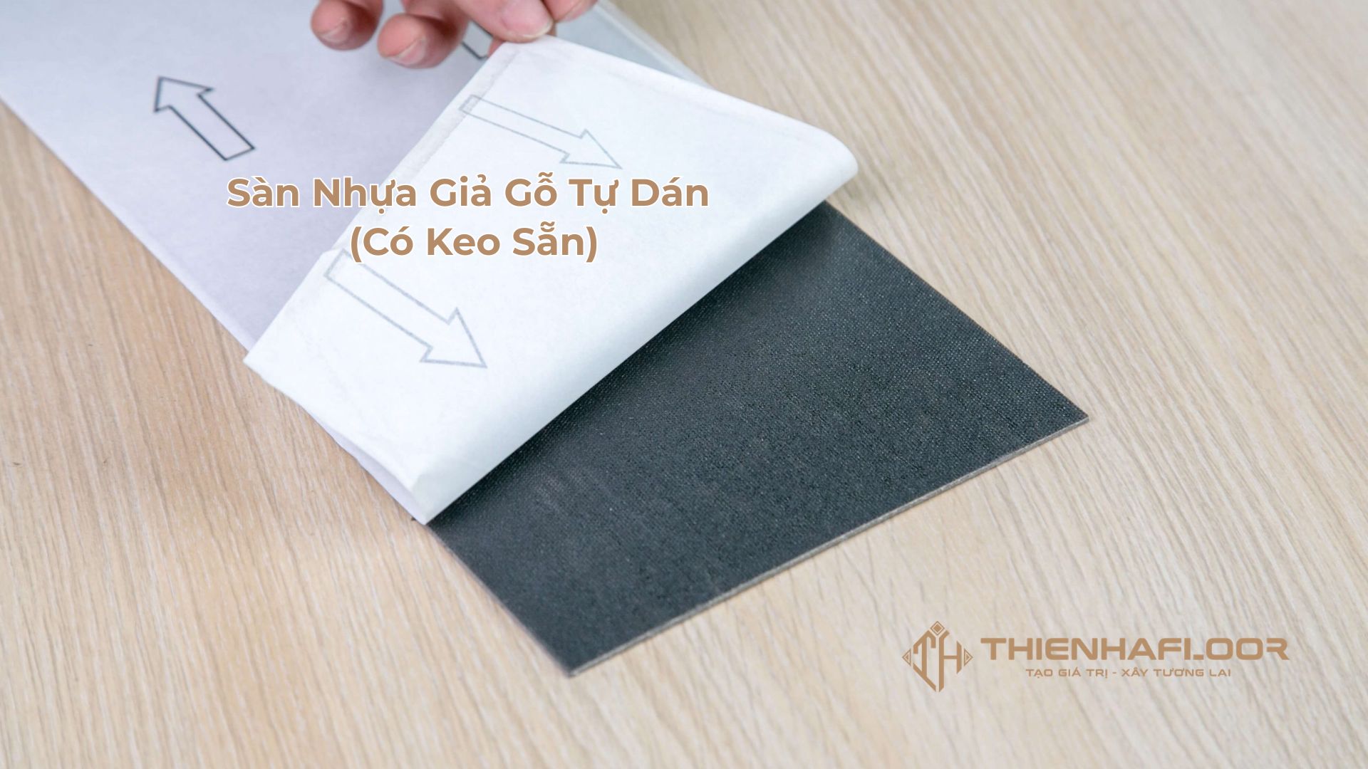 Sàn nhựa giả gỗ tự dán có keo sẵn