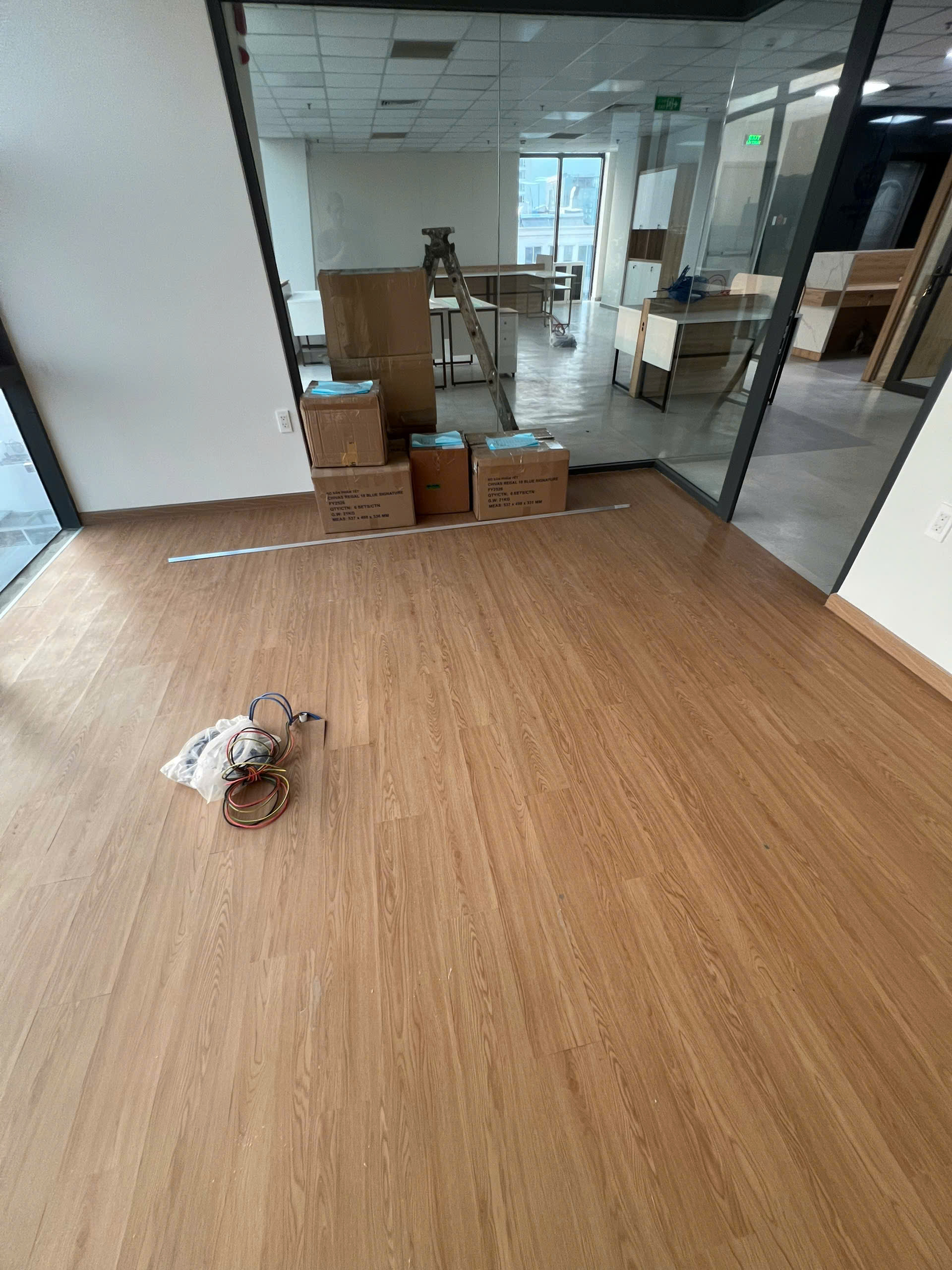 Công trình sàn nhựa dán keo Galaxy Eco GW2210 cho văn phòng quận 3, TPHCM