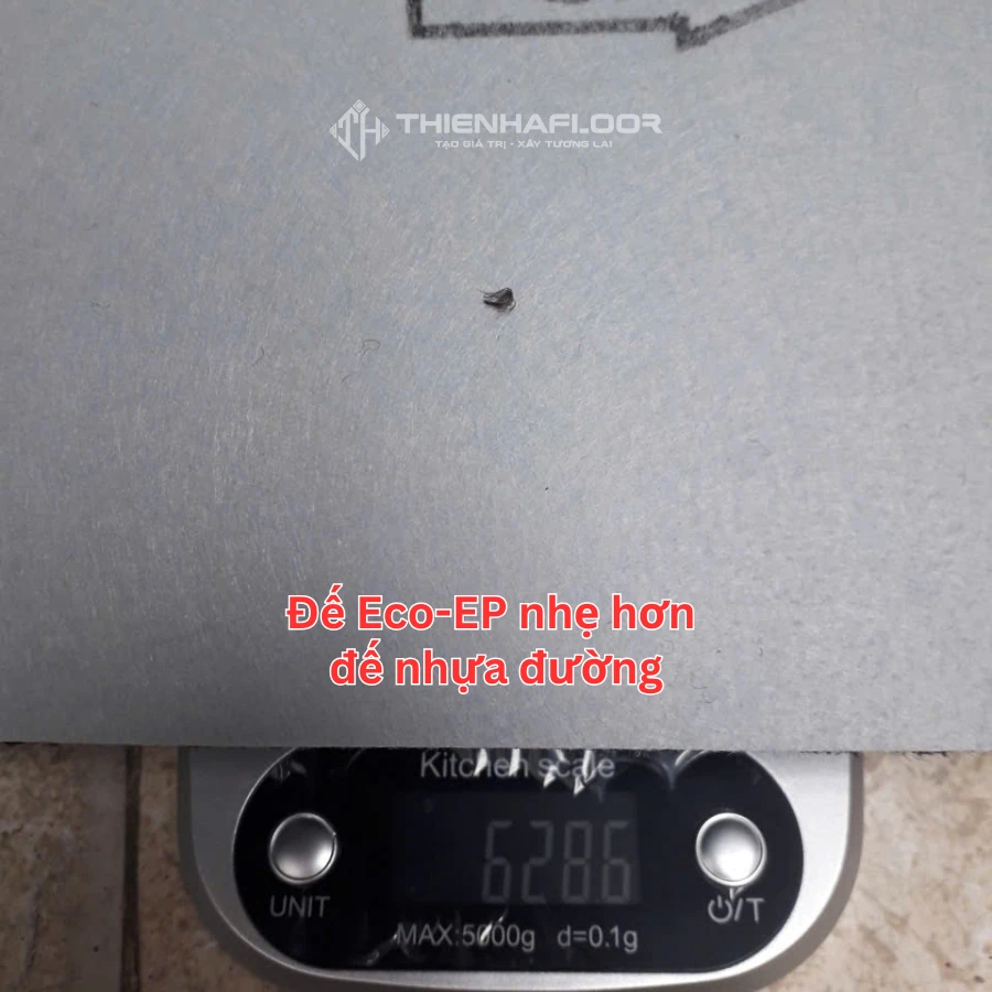 Thảm đế Eco có trọng lượng nhẹ hơn đế nhựa đường