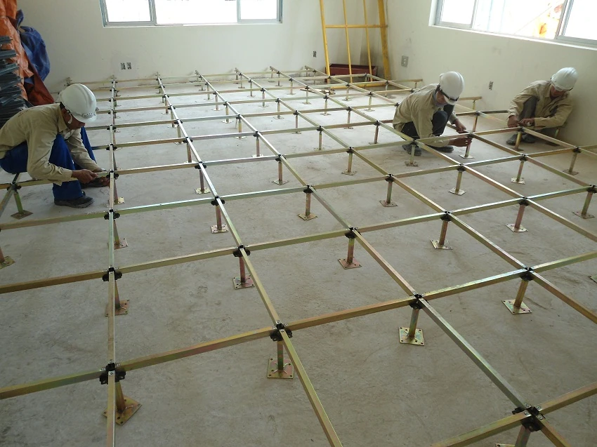 Lắp đặt khung đỡ và chân đế cho sàn nâng