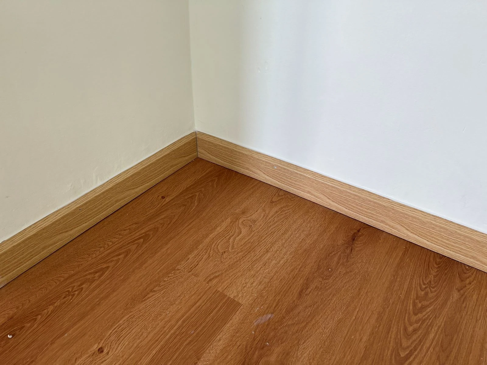 Len chân tường tăng giá trị thẩm mỹ cho không gian